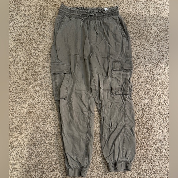 VERY CUTE ABERCROMBIE & FITCH CARGO JOGGER PANTS!! - Picture 1 of 10